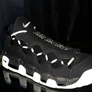 🔥🔥NIKE mens Air More Money  SZ 10.5. EUC 🔥🔥